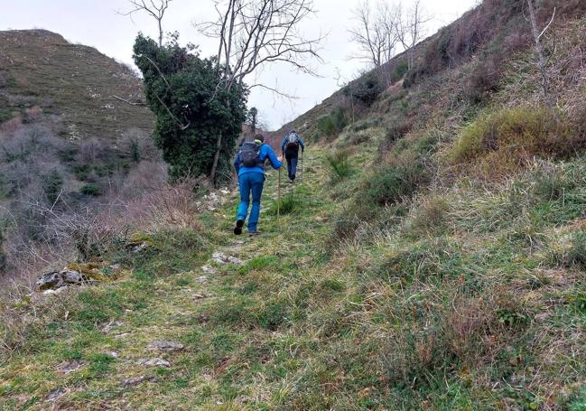 Tras dejar atrás Quintanal, se coge el Camin de Abaxu