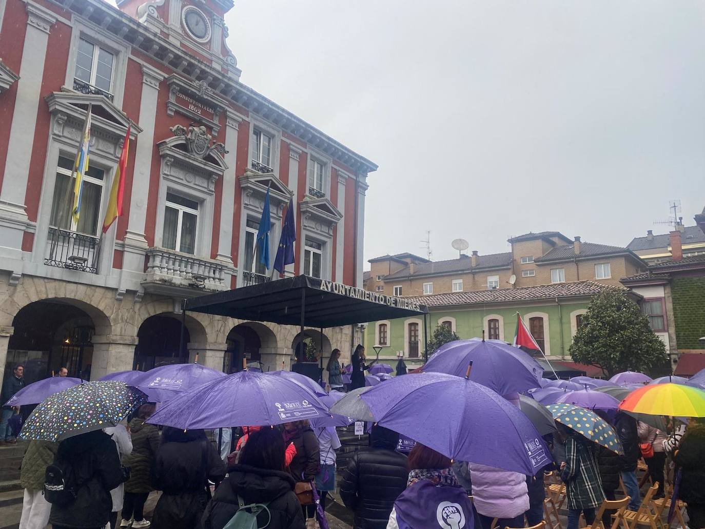 El feminismo tiñe Asturias de morado: las imágenes del Día de la Mujer por concejos