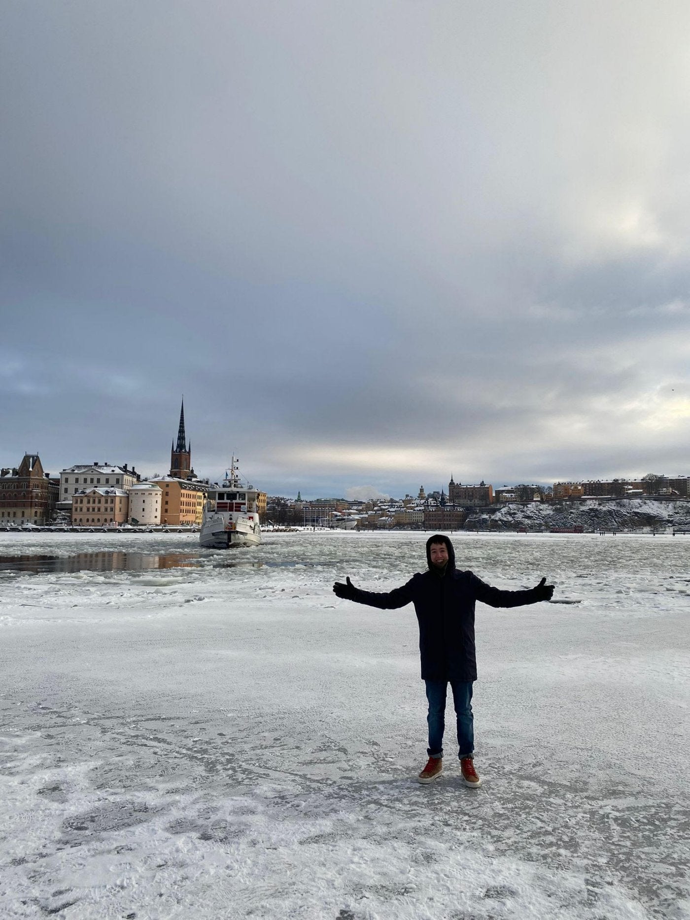 José Rico sobrelleva el frío, pero se queja de las pocas horas de sol que hay en invierno.