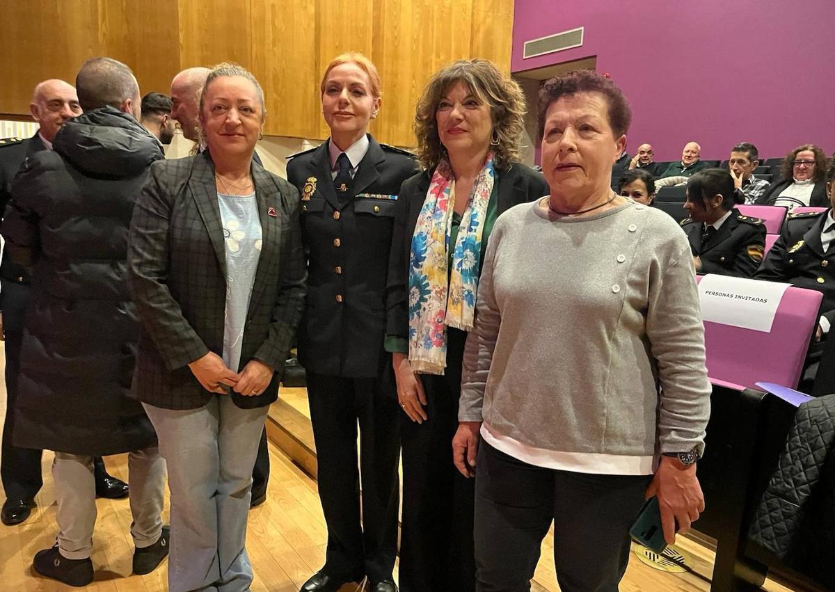 Imagen secundaria 1 - Cándida Vicente, Mujer Sierense del Año: «Nunca me he puesto límites»