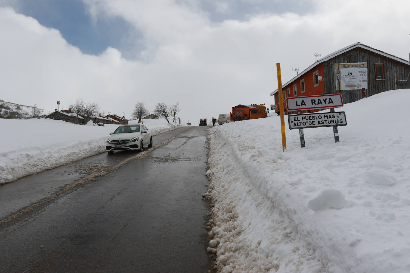 Una jornada para disfrutar de la nieve y del esquí en Asturias