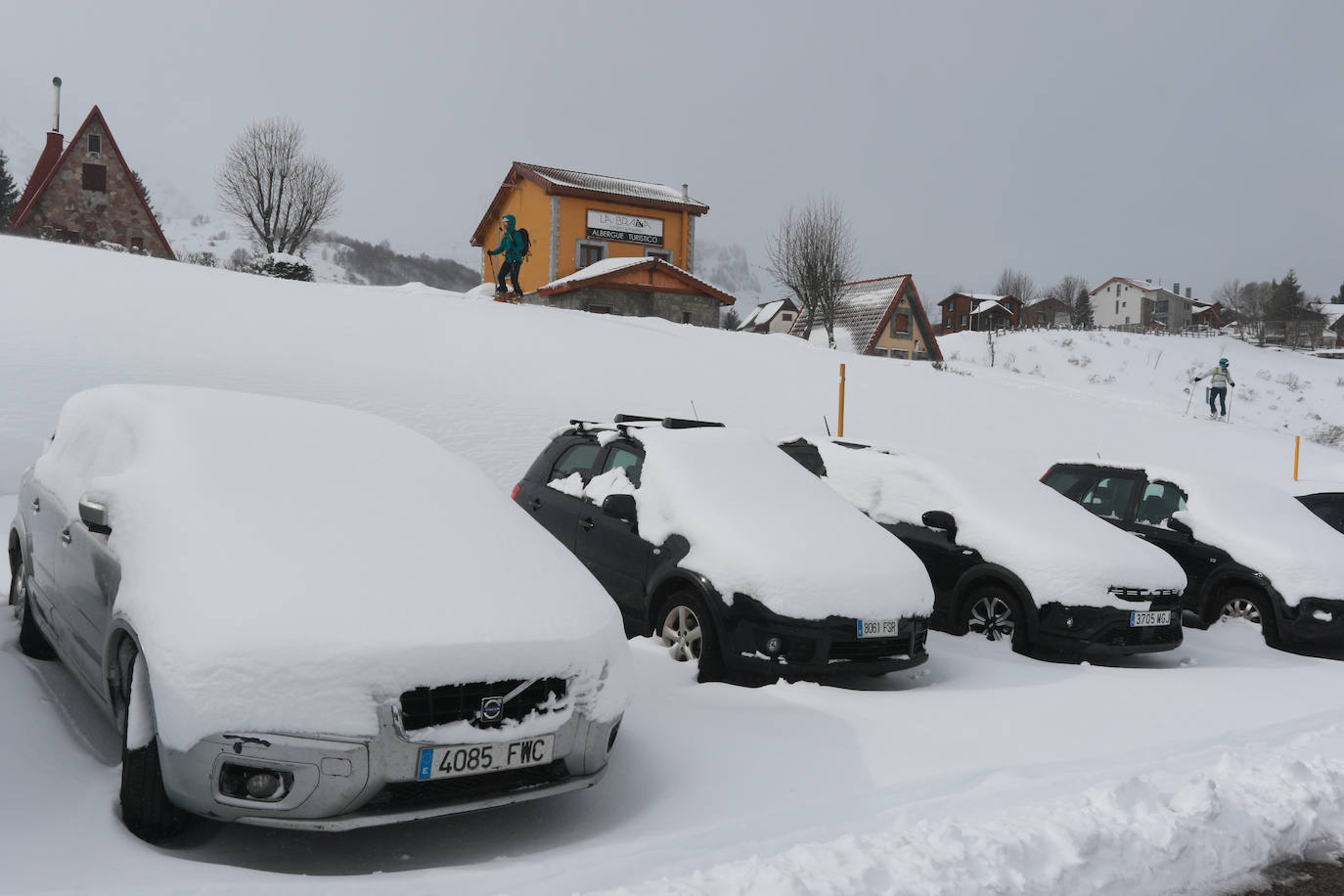 Una jornada para disfrutar de la nieve y del esquí en Asturias