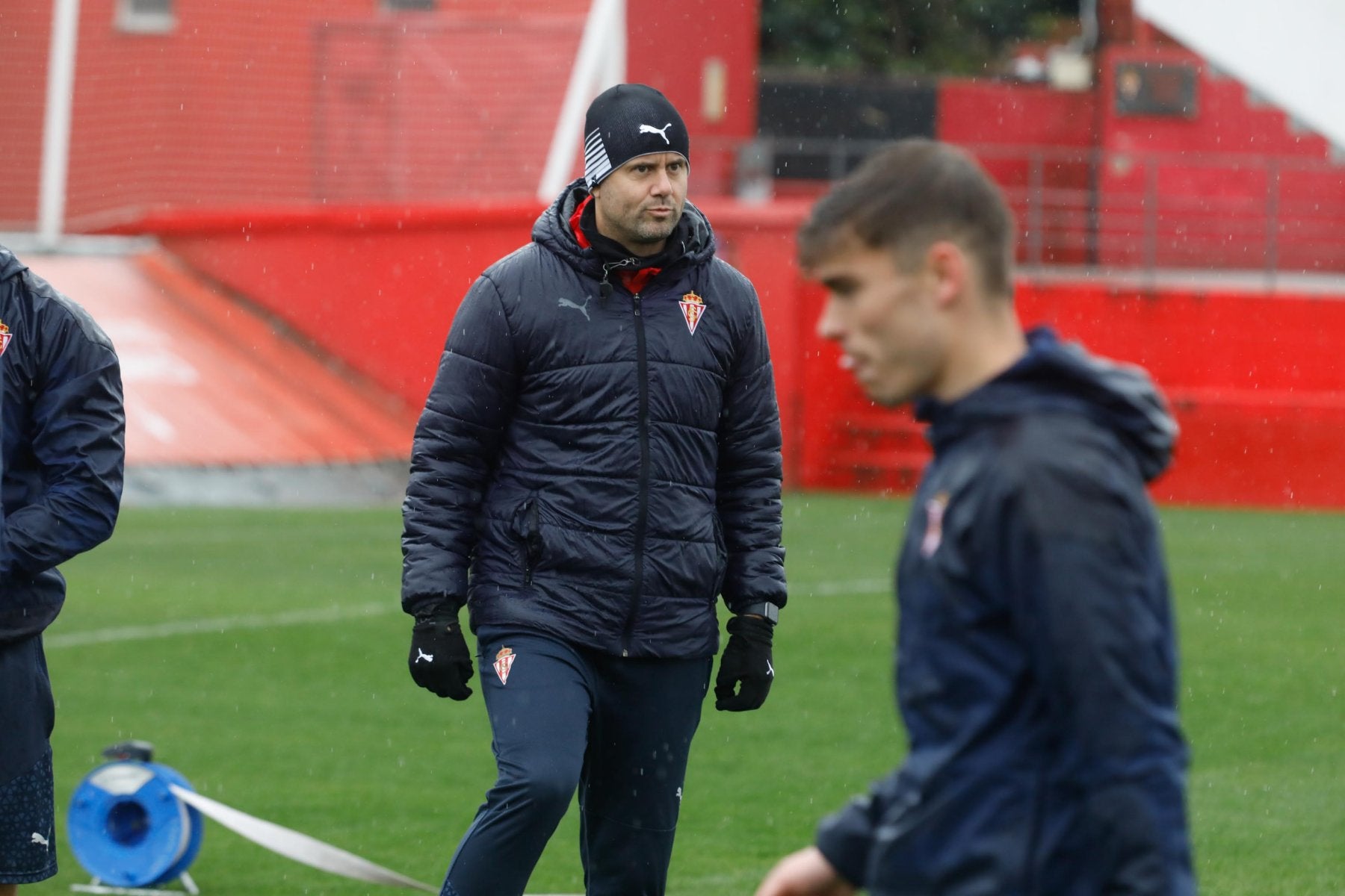 Ramírez, en la sesión del lunes, con Pablo García, que estuvo el curso pasado cedido en el Alcorcón, en primer término.