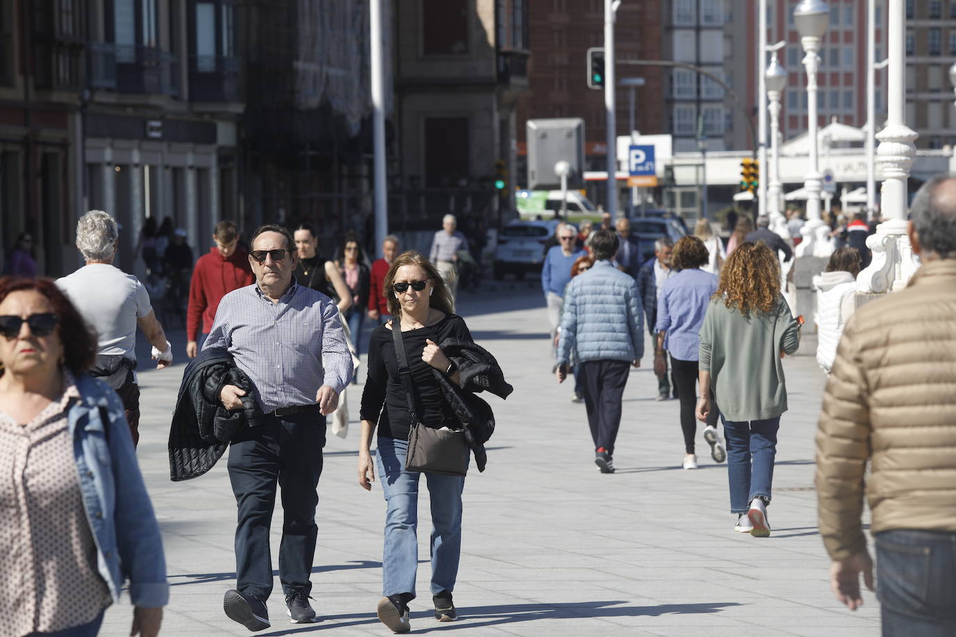 Sol y veinte grados en un jueves primaveral en Asturias