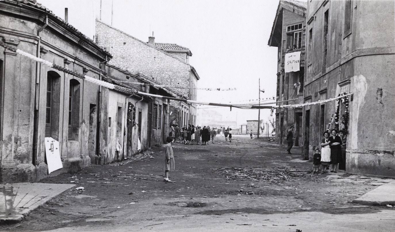 Cuando la Santina recorrió Gijón