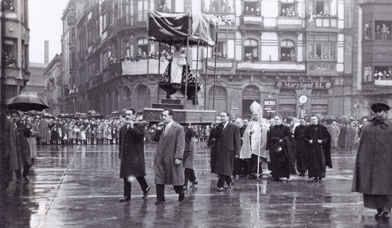 Cuando la Santina recorrió Gijón