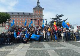 Policías y guardias civiles asturianos en la protesta de Madrid.