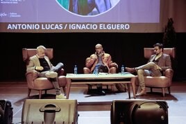 Ignacio Elguero, Enrique Bueres y Antonio Lucas durante la conversación que acogió Poex.