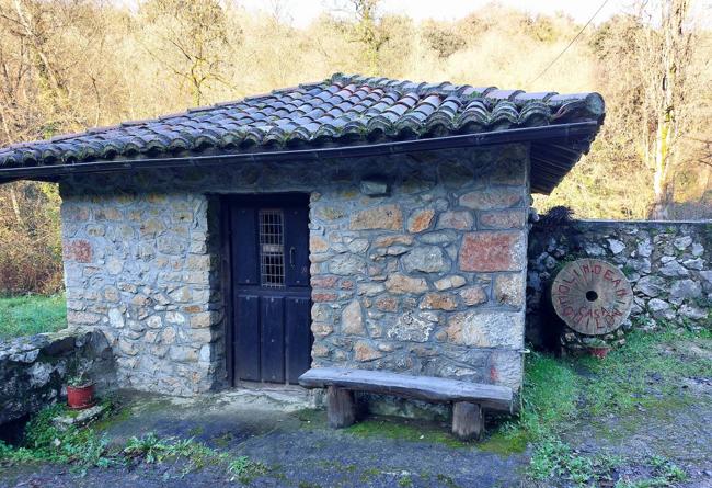 Molino en la ruta de los Lanceros