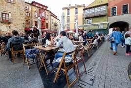 Terrazas llenas en Gijón (imagen de archivo).