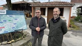 Pergentino Martínez y Ángel García, ayer, en Lamuño.