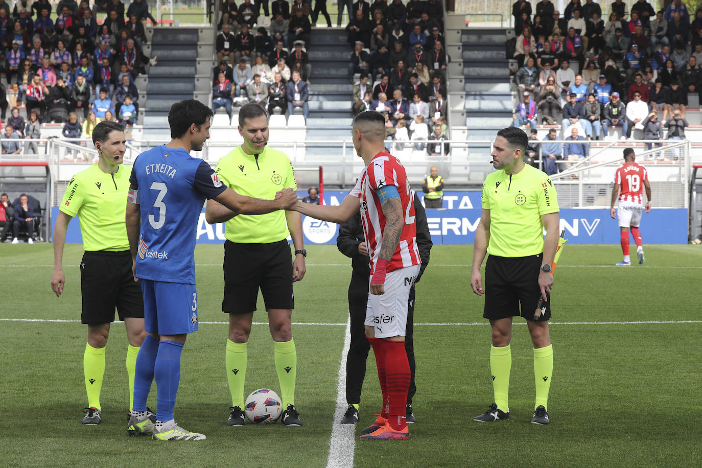 Las imágenes que deja el partido entre el Amorebieta y el Sporting de Gijón