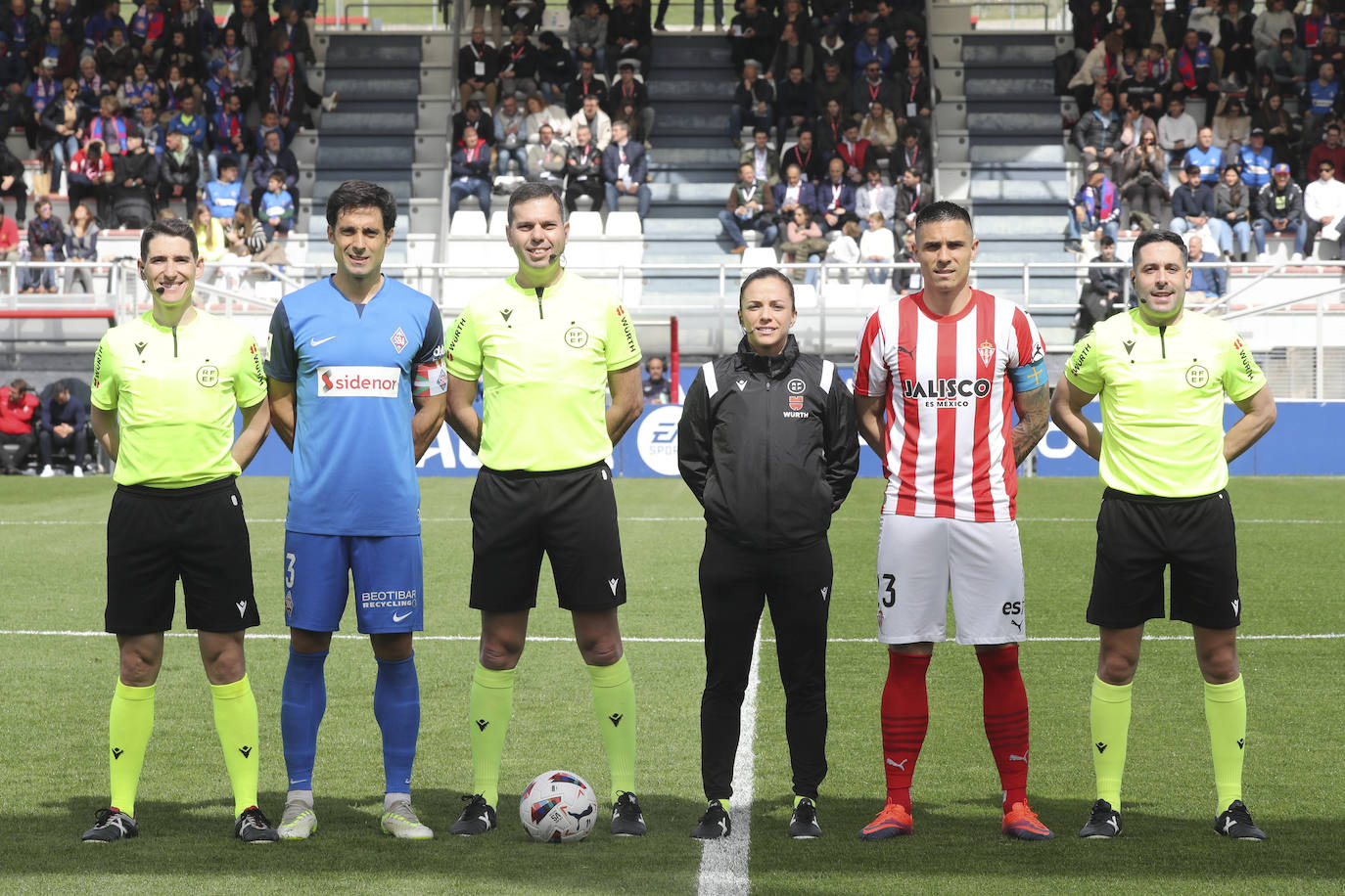 Las imágenes que deja el partido entre el Amorebieta y el Sporting de Gijón