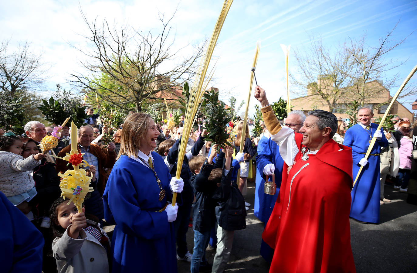 Asturias abre la Semana Santa con un multitudinario Domingo de Ramos