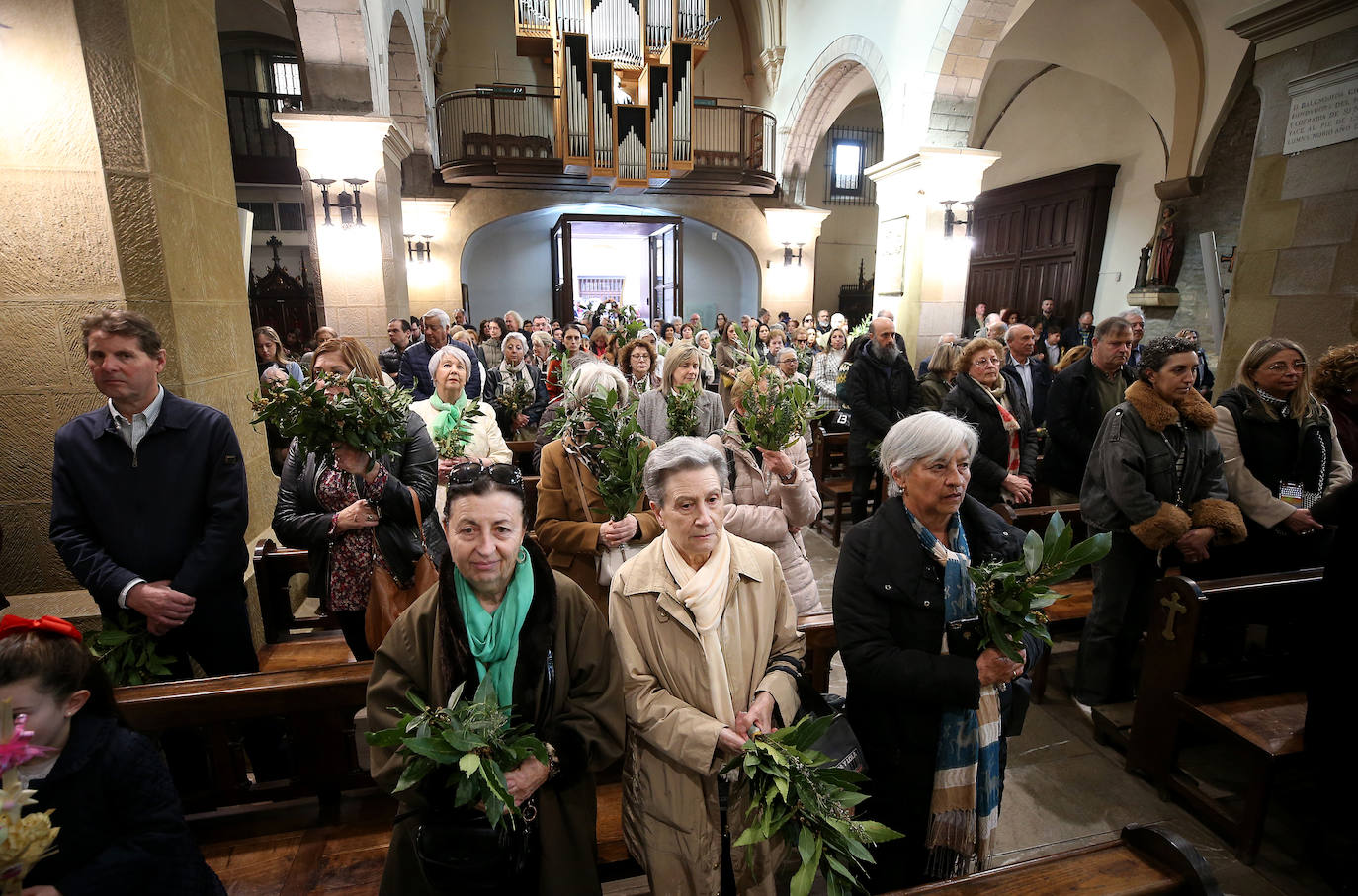 Asturias abre la Semana Santa con un multitudinario Domingo de Ramos