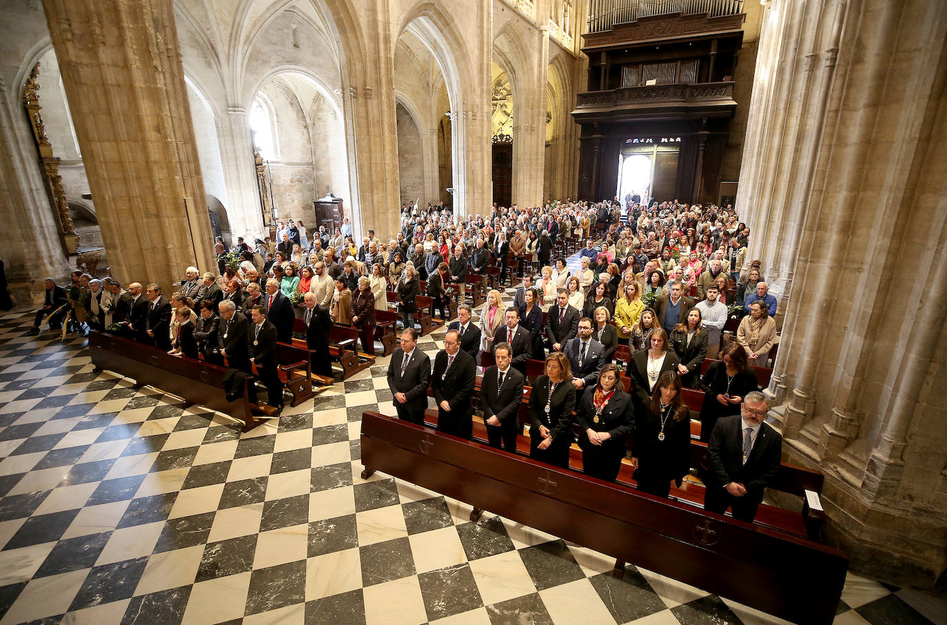 Asturias abre la Semana Santa con un multitudinario Domingo de Ramos