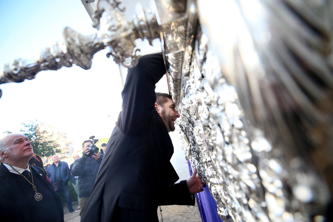 La Sagrada Lanzada de los Estudiantes toma las calles de Oviedo