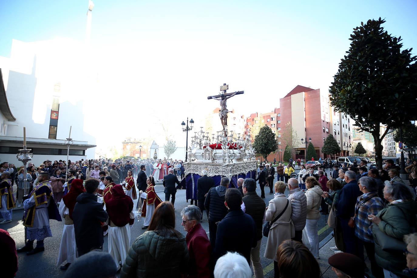 La Sagrada Lanzada de los Estudiantes toma las calles de Oviedo