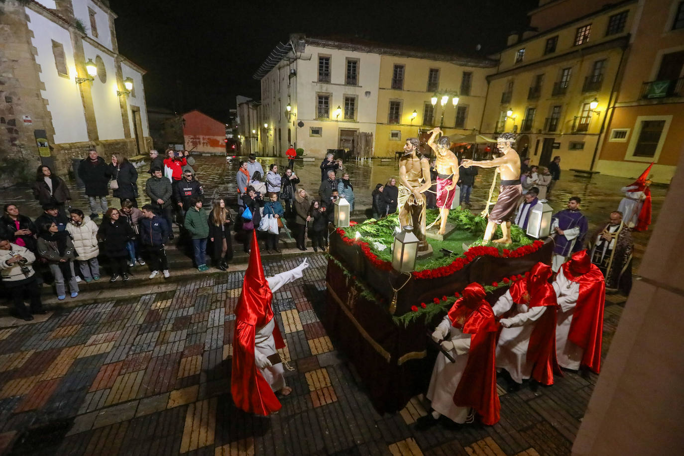 Procesión de San Pedro Apóstol y de Cristo Azotado en Avilés