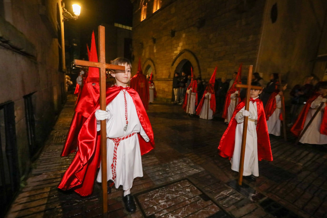 Procesión de San Pedro Apóstol y de Cristo Azotado en Avilés