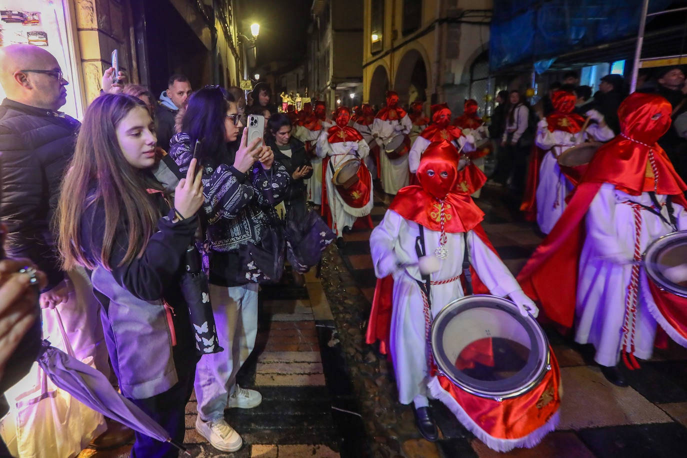 Procesión de San Pedro Apóstol y de Cristo Azotado en Avilés