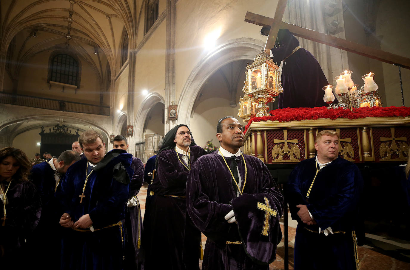 La procesión de El Nazareno de Oviedo no pudo salir por la lluvia