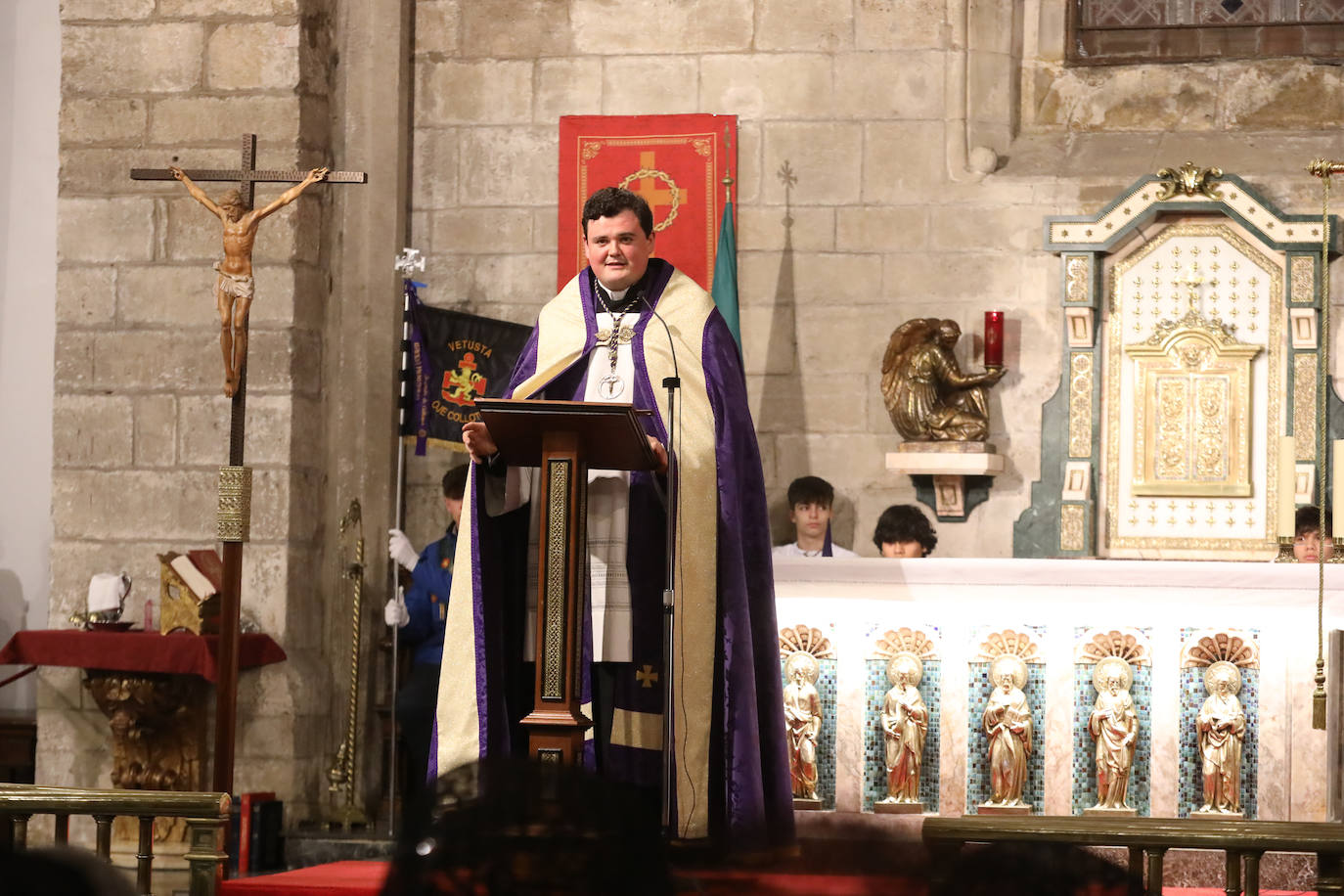 La lluvia impide salir a las cofradías del Santo Encuentro de Avilés
