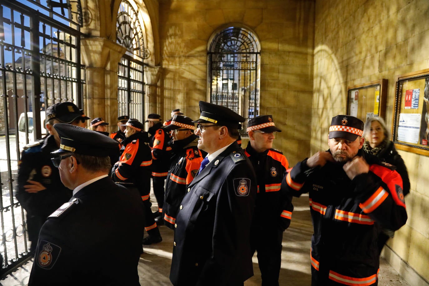 La procesión del Silencio de Gijón evita la lluvia