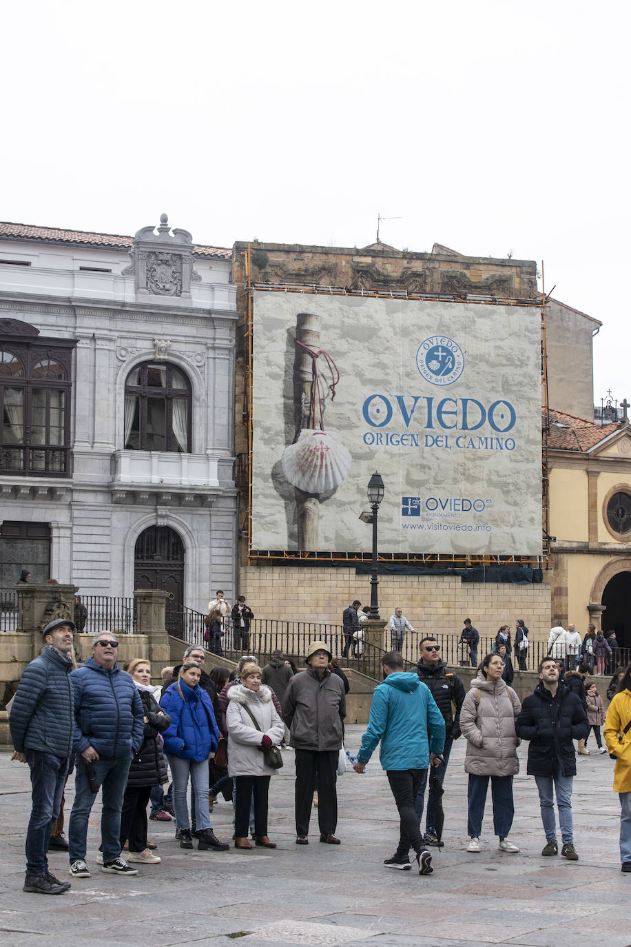 Asturias se echa a las calles pese al mal tiempo