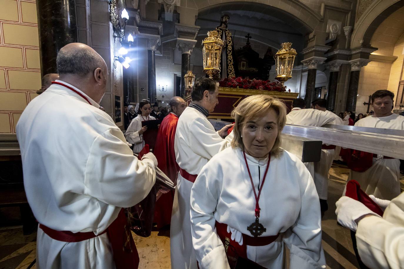 Jesús Cautivo procesiona dentro de la basílica de San Juan