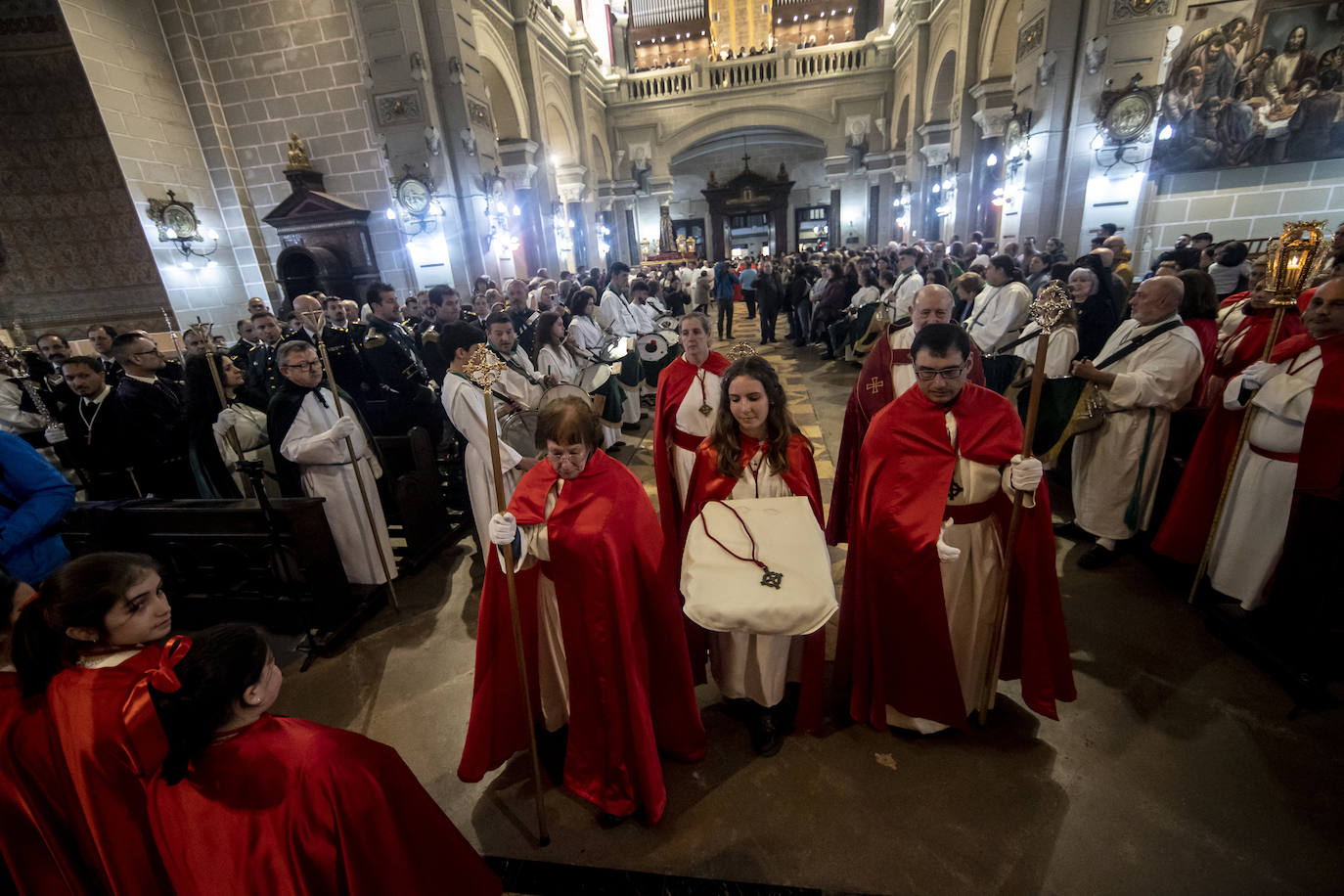 Jesús Cautivo procesiona dentro de la basílica de San Juan