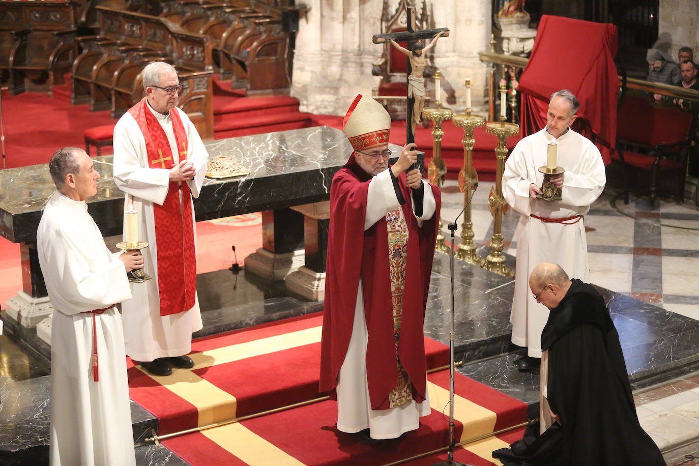 El Santo Sudario se exhibe en la Catedral