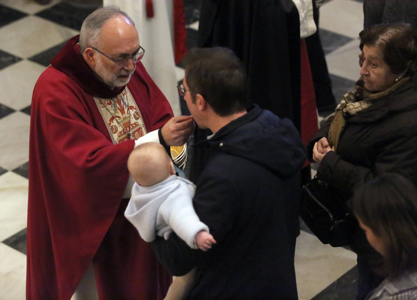 El Santo Sudario se exhibe en la Catedral