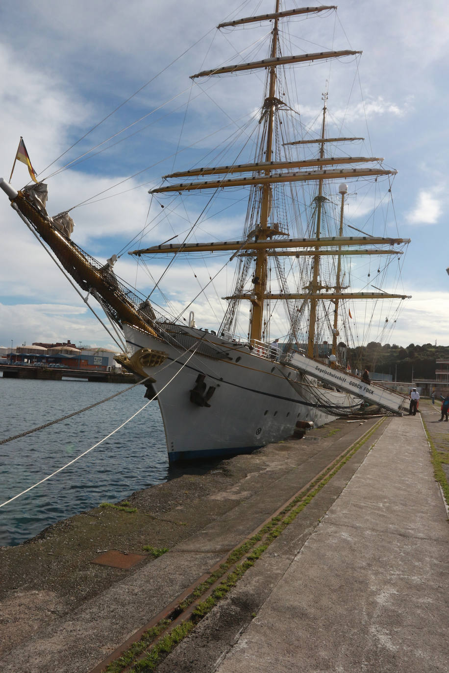 El &#039;Gorch Fock&#039; recibe a los visitantes