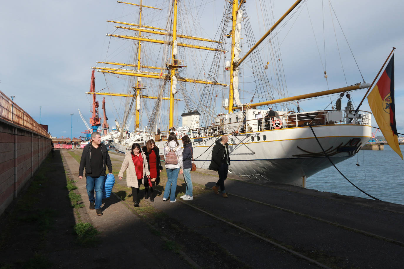 El &#039;Gorch Fock&#039; recibe a los visitantes