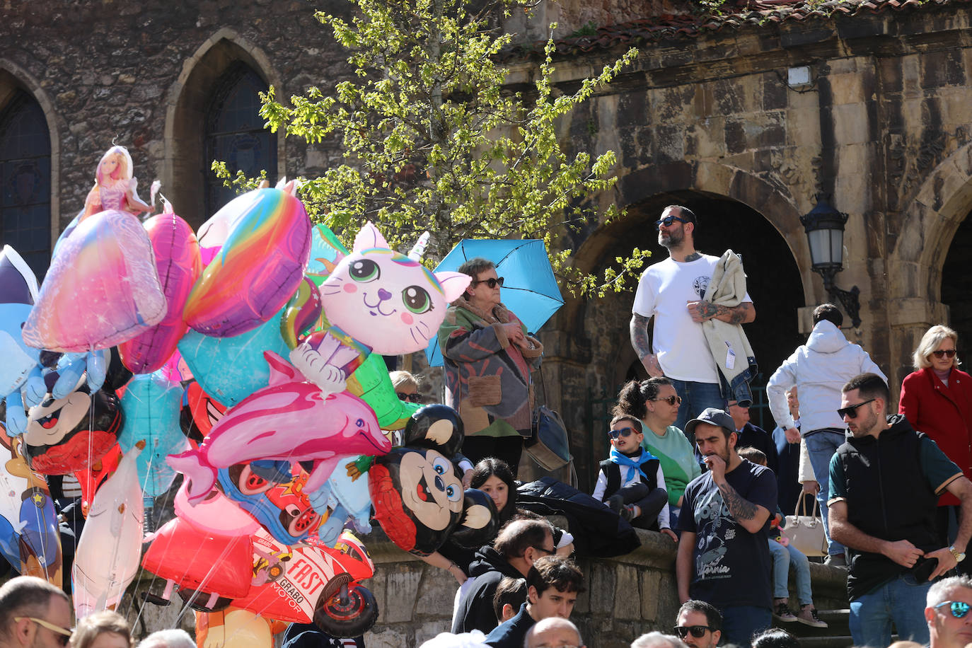 Todas las fotos del desfile de carrozas de las fiestas de El Bollo de Avilés