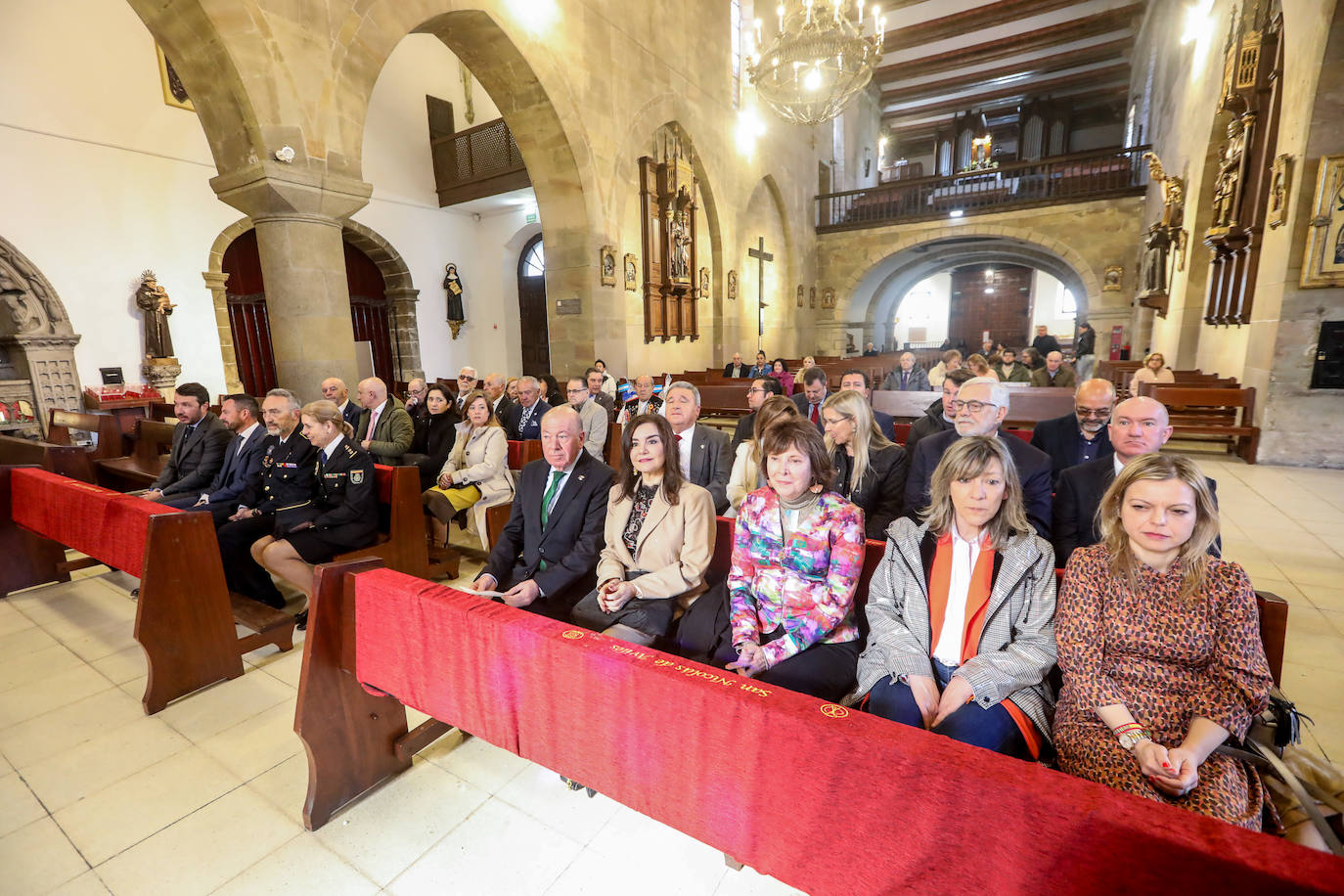 Todas las fotos del desfile de carrozas de las fiestas de El Bollo de Avilés