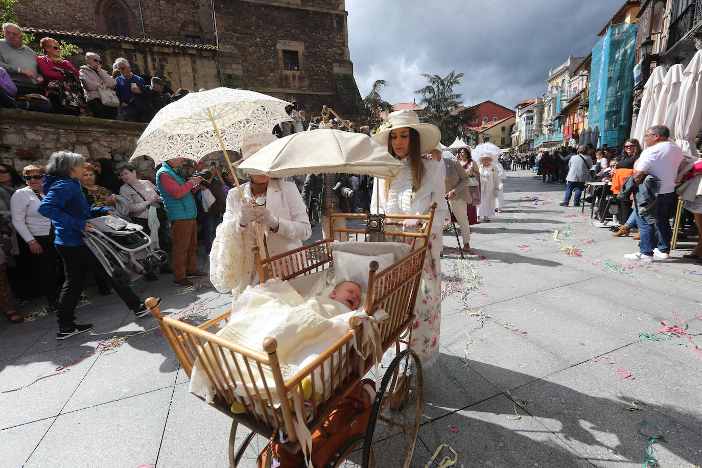 Todas las fotos del desfile de carrozas de las fiestas de El Bollo de Avilés