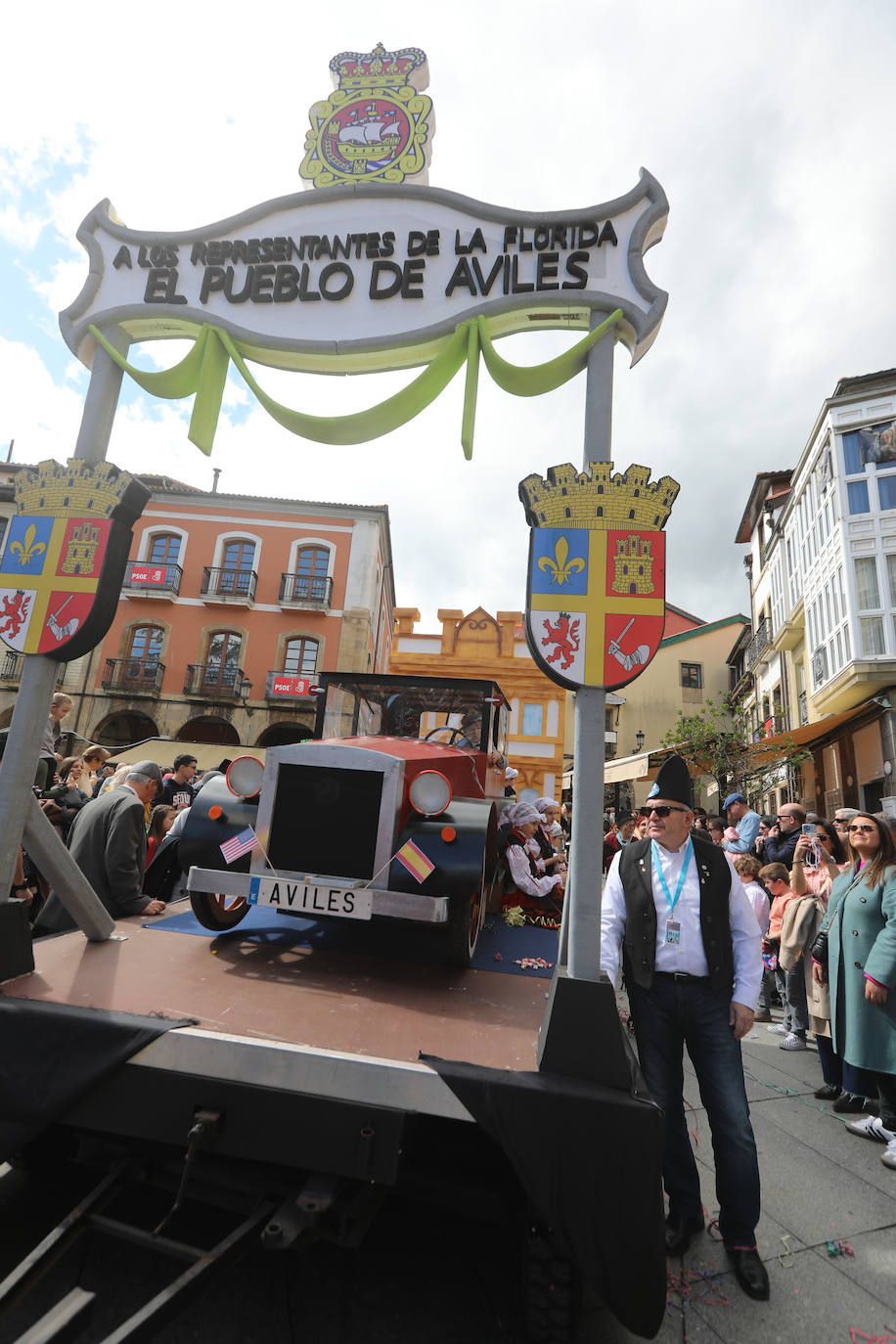 Todas las fotos del desfile de carrozas de las fiestas de El Bollo de Avilés