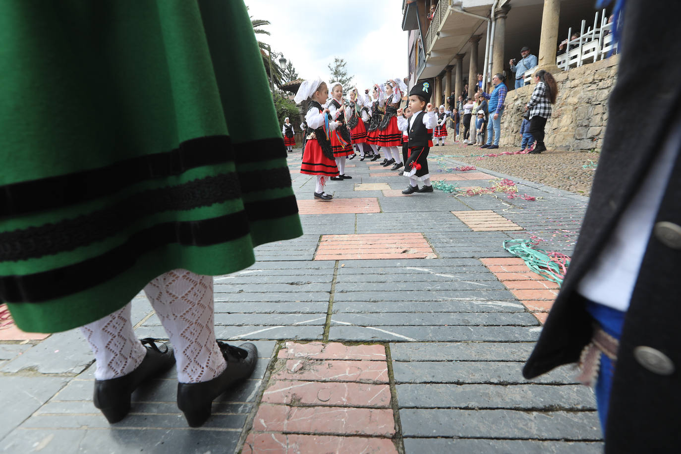 Todas las fotos del desfile de carrozas de las fiestas de El Bollo de Avilés