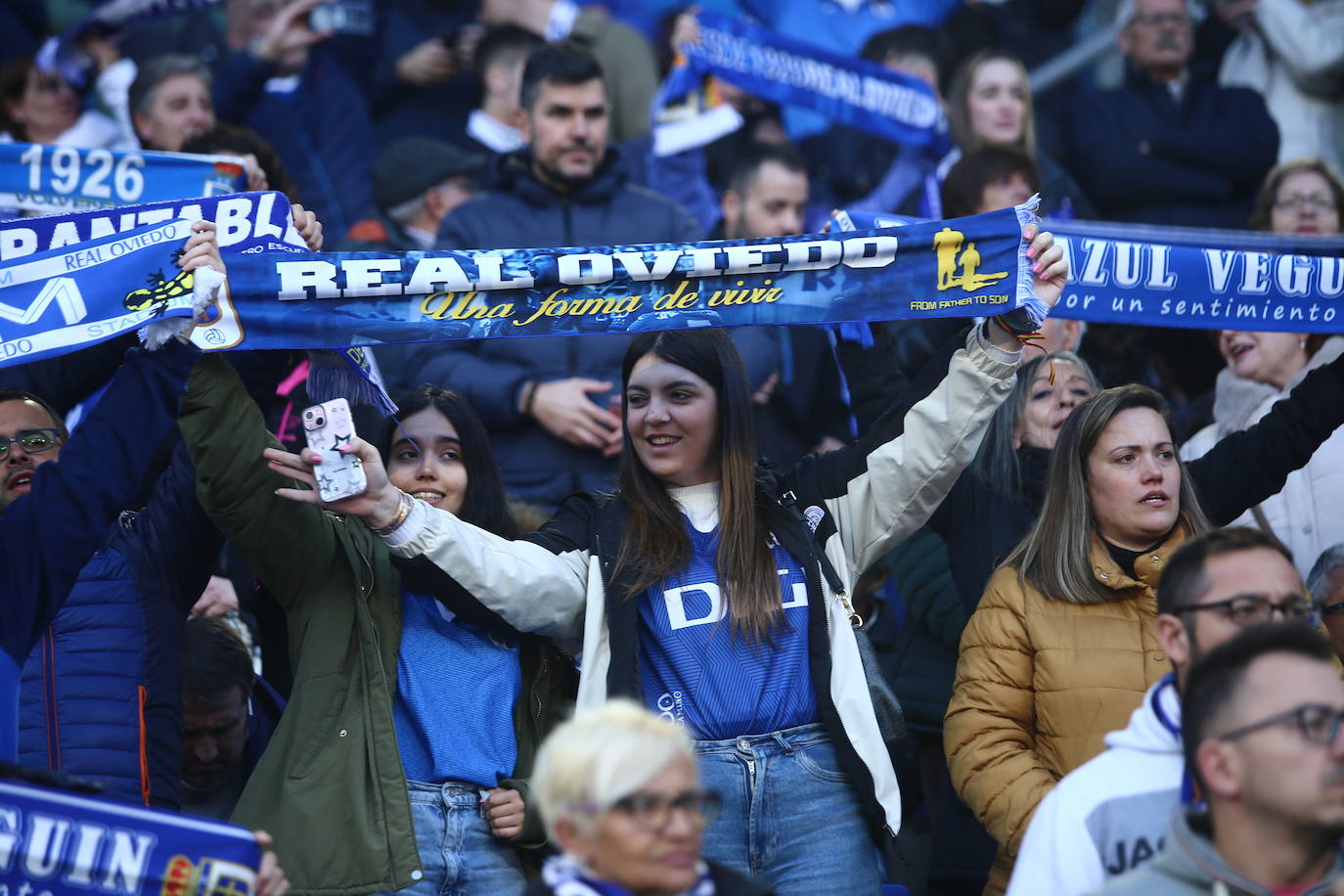 ¿Estuviste en el Real Oviedo - Villarreal B? ¡Búscate en las fotos!