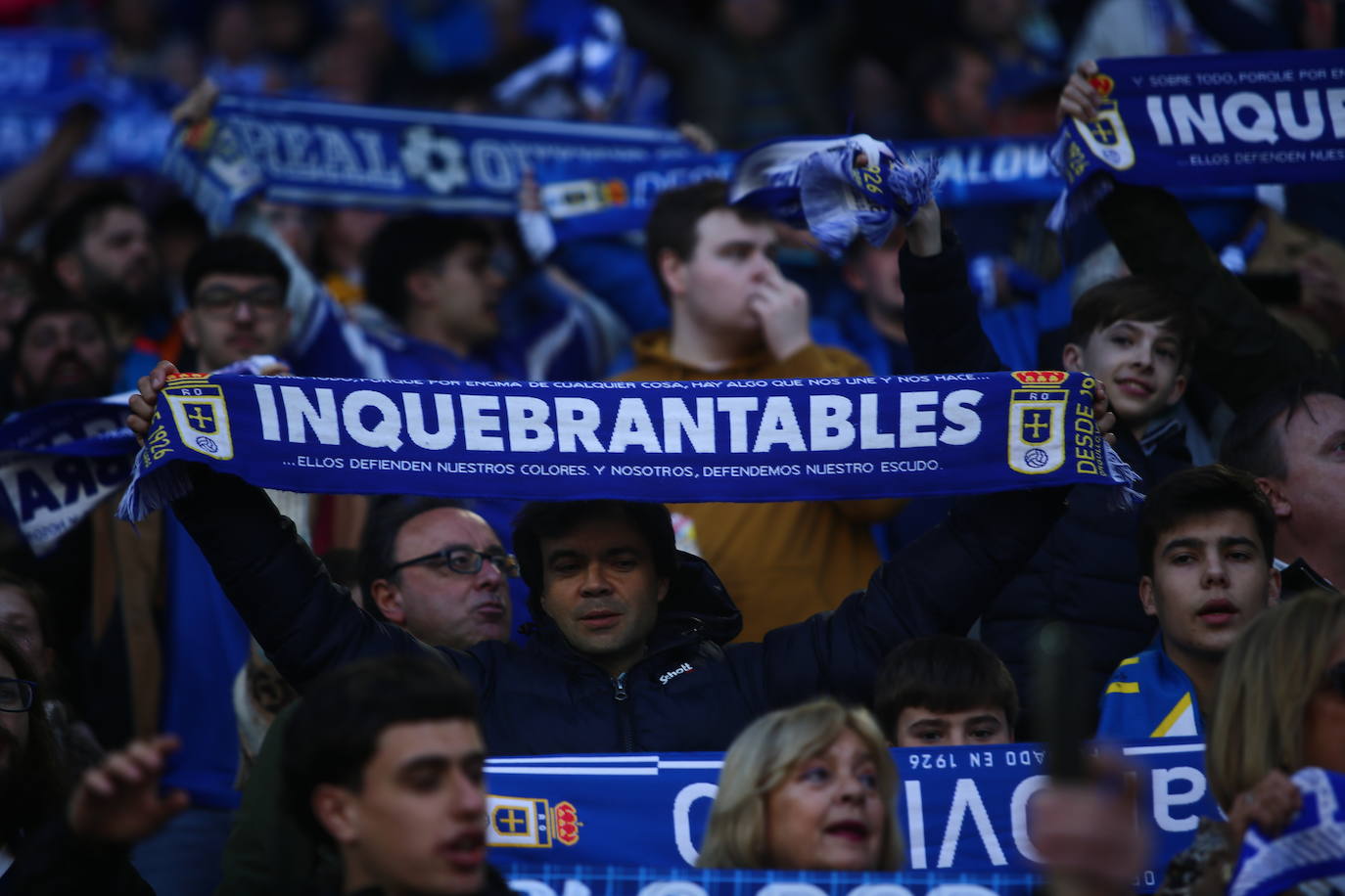 ¿Estuviste en el Real Oviedo - Villarreal B? ¡Búscate en las fotos!