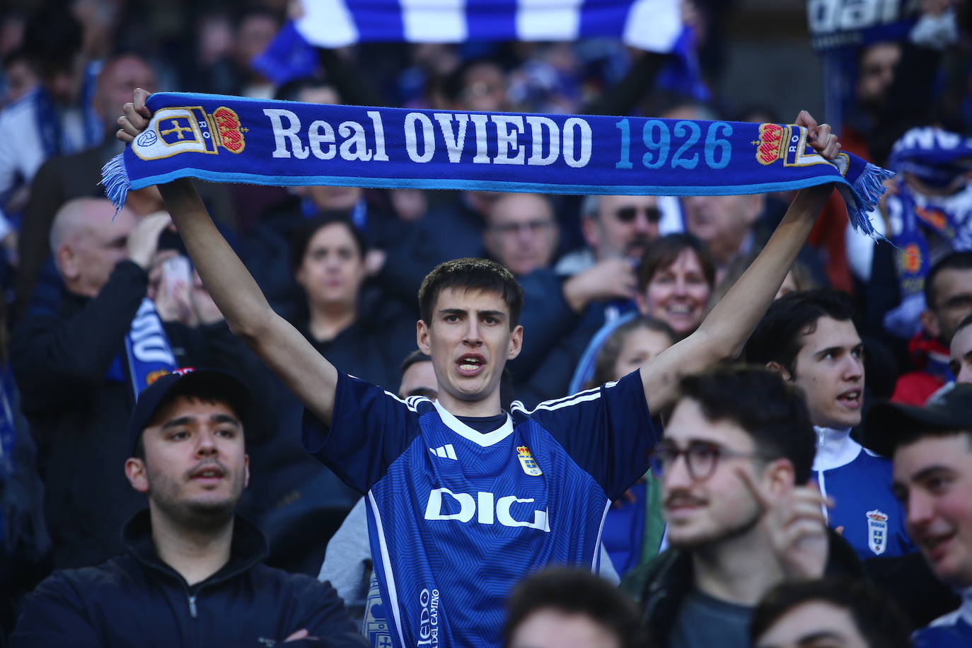 ¿Estuviste en el Real Oviedo - Villarreal B? ¡Búscate en las fotos!