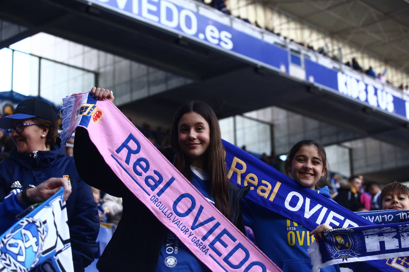 ¿Estuviste en el Real Oviedo - Villarreal B? ¡Búscate en las fotos!