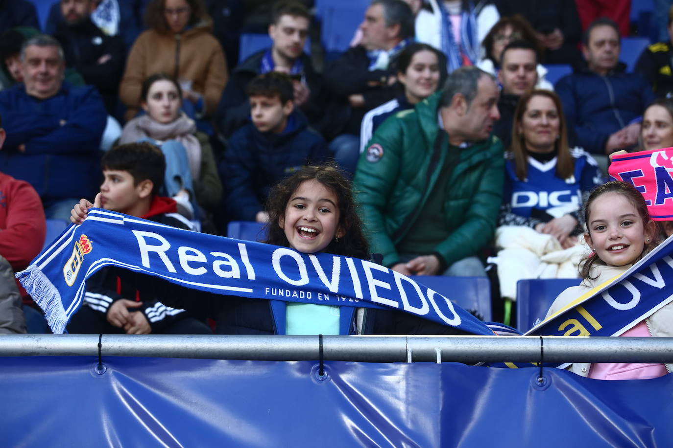 ¿Estuviste en el Real Oviedo - Villarreal B? ¡Búscate en las fotos!