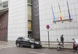 La Audiencia Provincial de Asturias con sede en Oviedo.