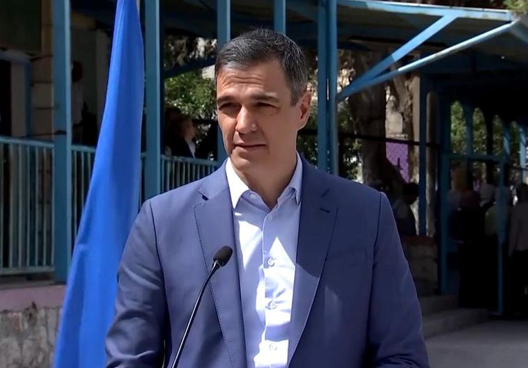 Pedro Sánchez, tras la visita al campo de refugiados palestinos de Jabal el-Hussein, en Jordania.