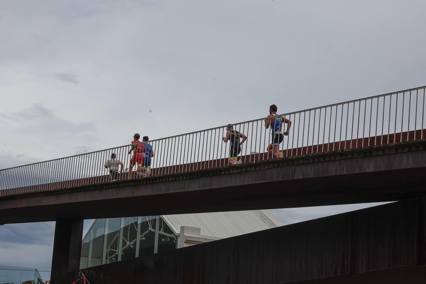 Las imágenes que deja la primera jornada del Duatlón en Avilés