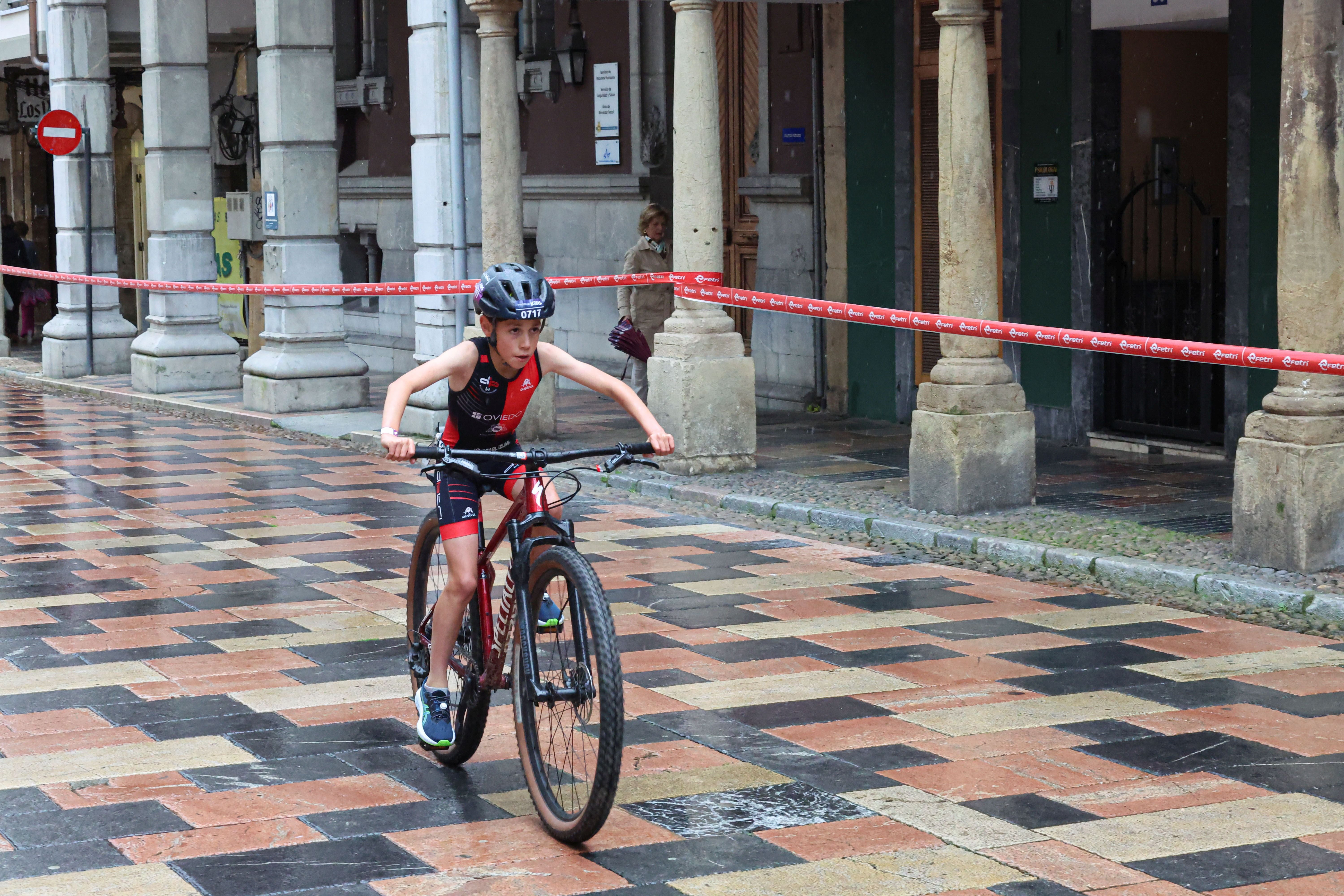 Las imágenes que deja la primera jornada del Duatlón en Avilés