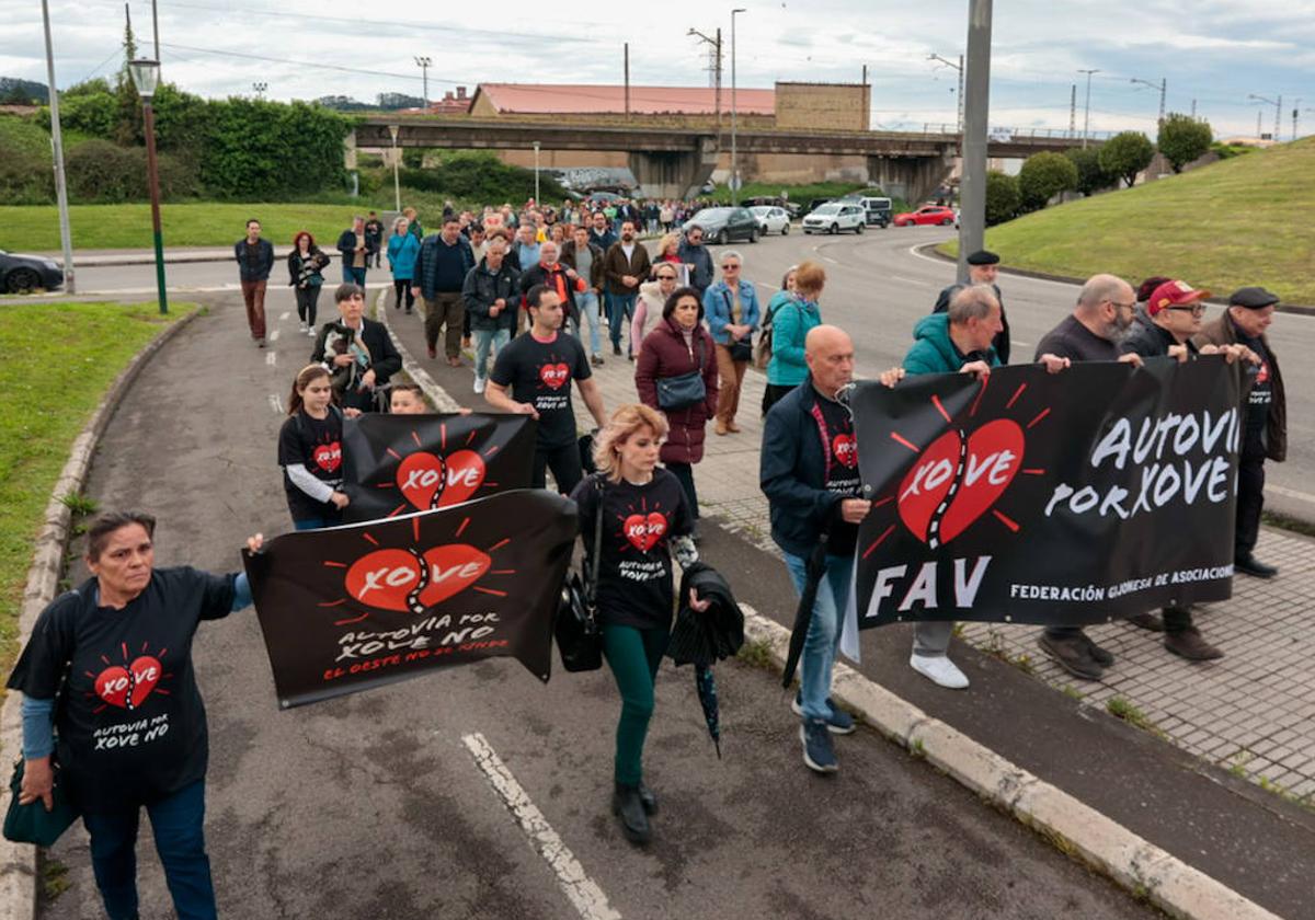 Participantes en la protesta de la zona oeste de este sábado.